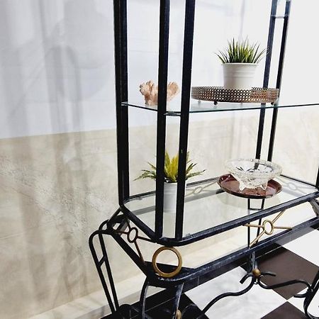 Elegant 3 Bedrooms, Wifi Free 아데제 외부 사진