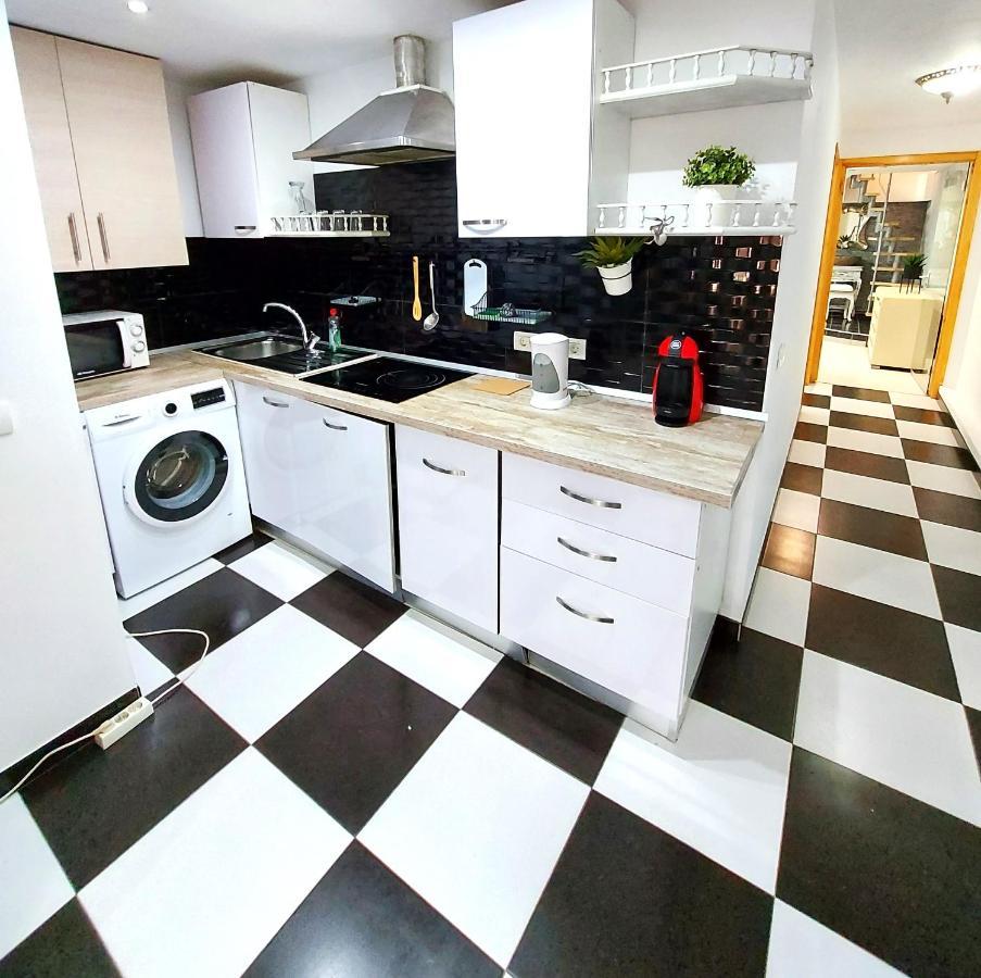 Elegant 3 Bedrooms, Wifi Free 아데제 외부 사진