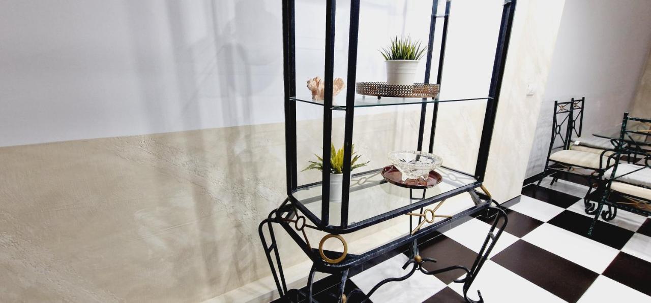 Elegant 3 Bedrooms, Wifi Free 아데제 외부 사진