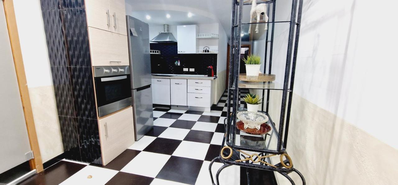 Elegant 3 Bedrooms, Wifi Free 아데제 외부 사진