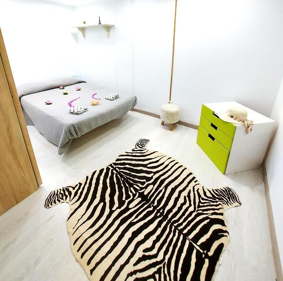 Elegant 3 Bedrooms, Wifi Free 아데제 외부 사진