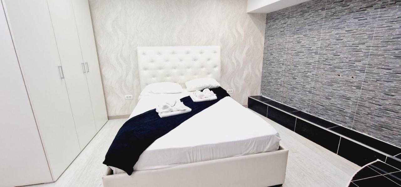 Elegant 3 Bedrooms, Wifi Free 아데제 외부 사진